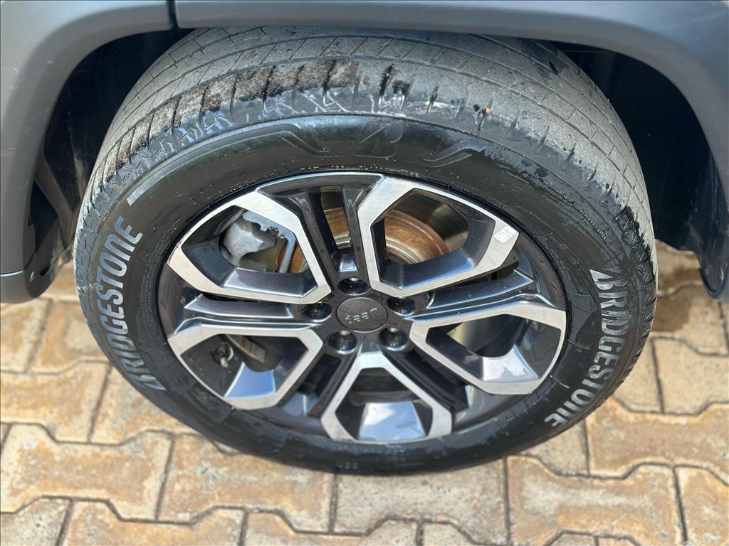 JEEP         COMMANDER